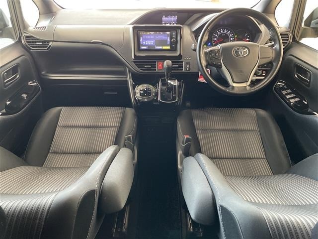 Toyota NOAH 2017 8309103-15