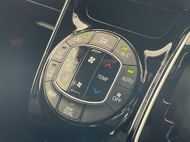 Toyota NOAH 2017 8309103-6