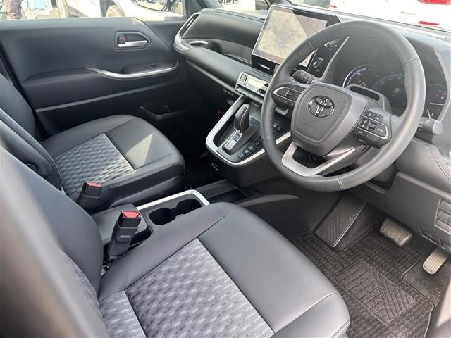 Toyota NOAH 2025 8309106-20