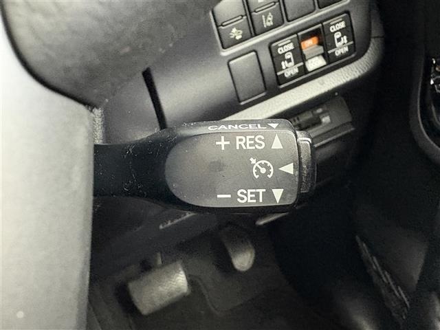 Toyota NOAH 2017 8309109-1