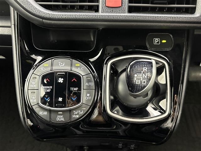 Toyota NOAH 2017 8309109-23