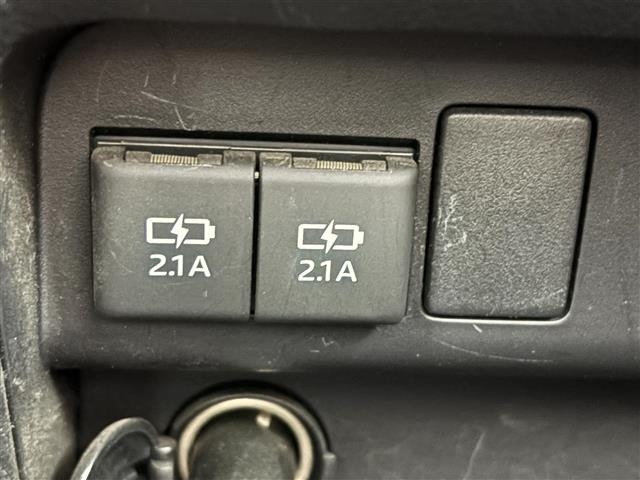 Toyota NOAH 2017 8309109-6