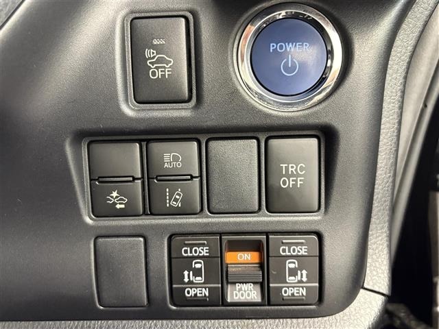 Toyota NOAH 2017 8309109-7