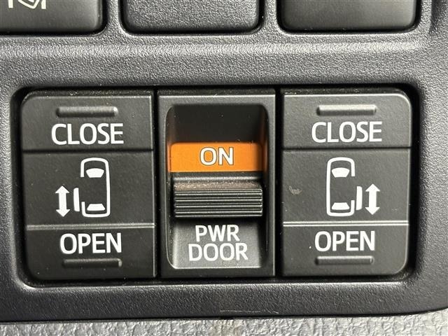 Toyota NOAH 2017 8309109-9