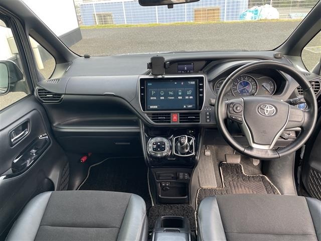 Toyota NOAH 2018 8309114-15