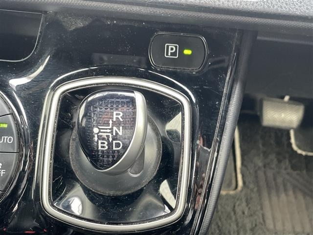 Toyota NOAH 2018 8309114-19