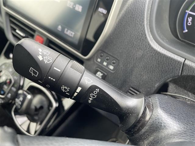 Toyota NOAH 2018 8309114-2