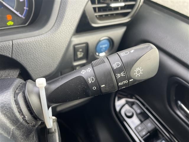 Toyota NOAH 2018 8309114-4