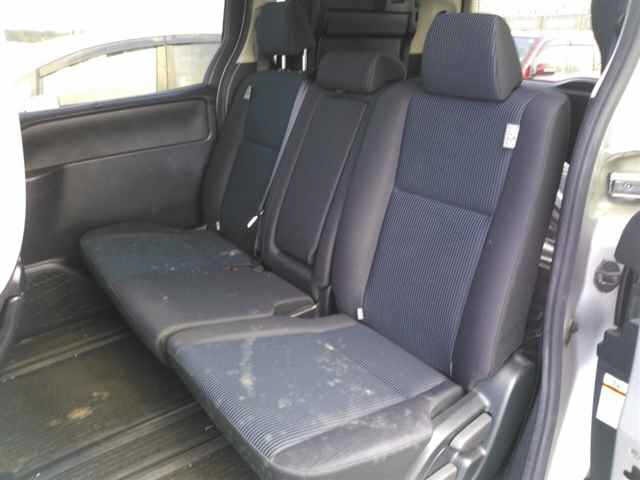 Toyota NOAH 2021 8309239-9