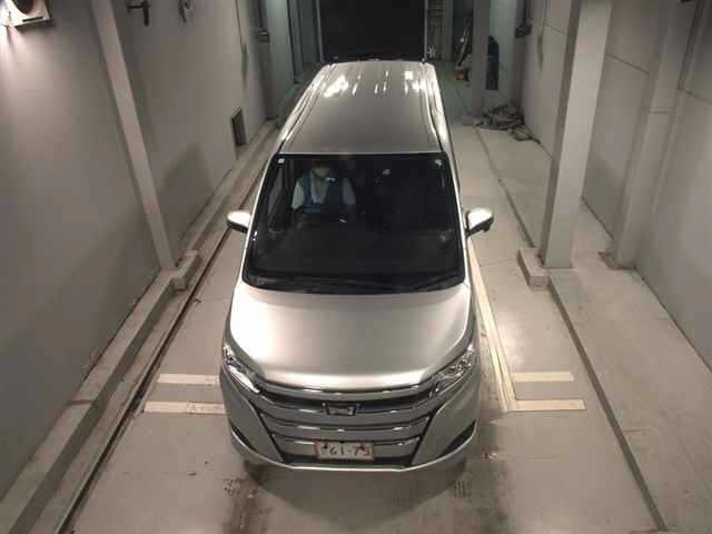 Toyota NOAH 2021 8309244-6