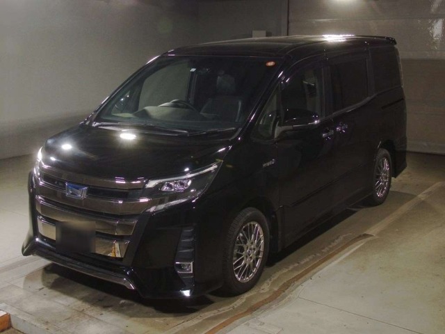 Toyota NOAH 2017 8309291-0