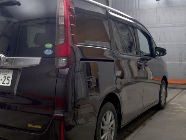 Toyota NOAH 2014 8309331-5