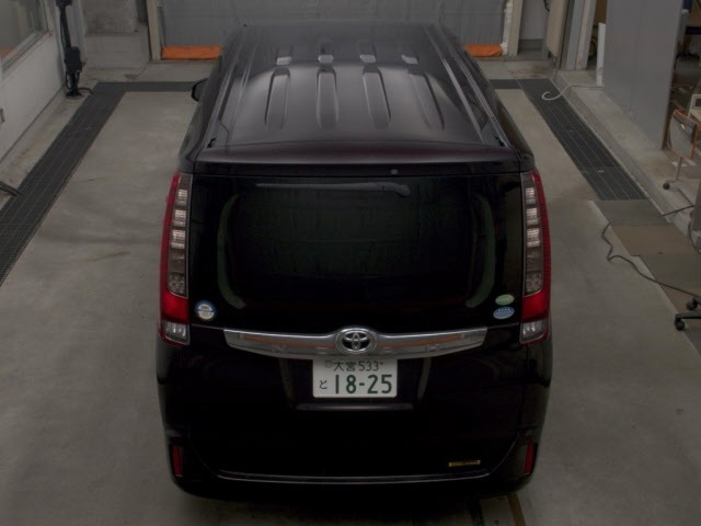 Toyota NOAH 2014 8309331-7