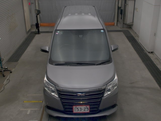 Toyota NOAH 2016 8309339-6