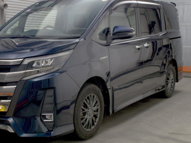 Toyota NOAH 2018 8309340-4