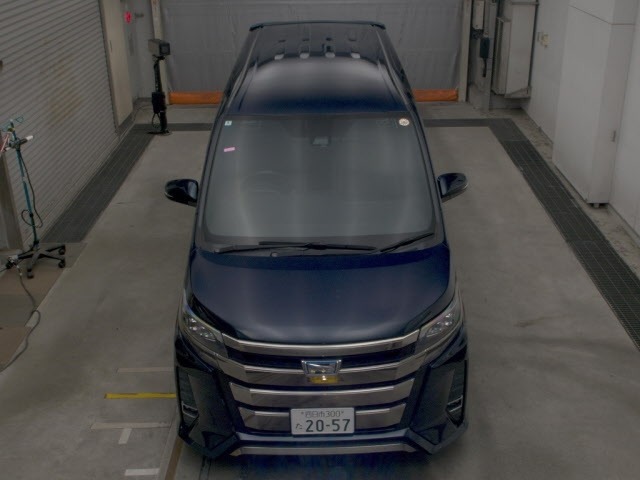Toyota NOAH 2018 8309340-6