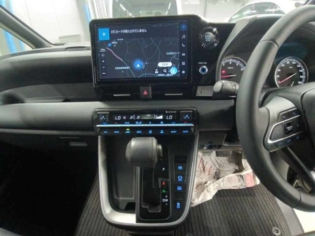 Toyota NOAH 2024 8309365-11