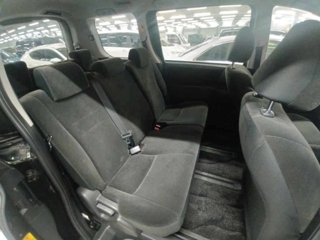 Toyota NOAH 2011 8309366-12