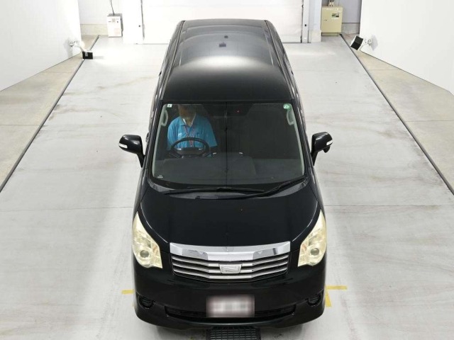 Toyota NOAH 2011 8309366-7