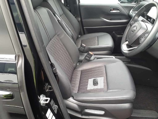 Toyota NOAH 2024 8309379-8