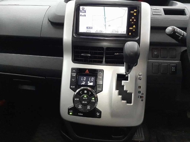 Toyota NOAH 2011 8309380-9