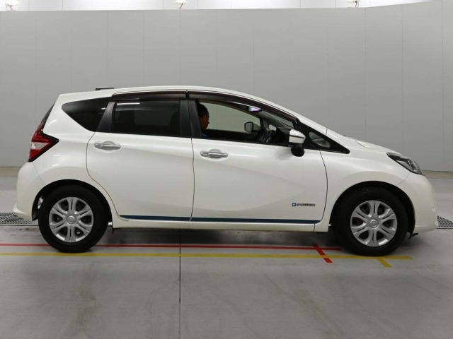 Nissan NOTE 2017 8322002-3