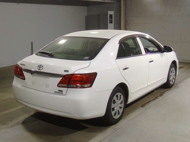 Toyota PREMIO 2019 8311205-1