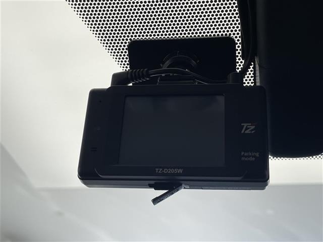 Toyota PRIUS PHV 2022 8310793-21