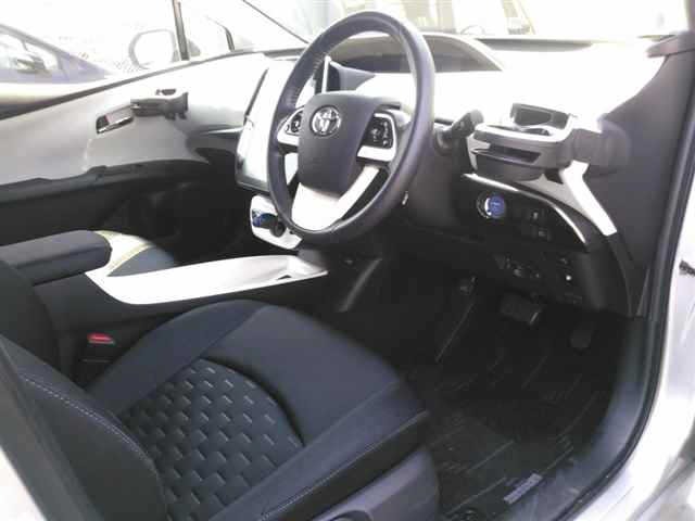 Toyota PRIUS PHV 2017 8310822-3