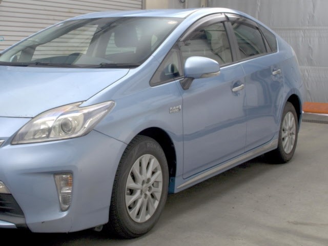 Toyota PRIUS PHV 2013 8310823-4