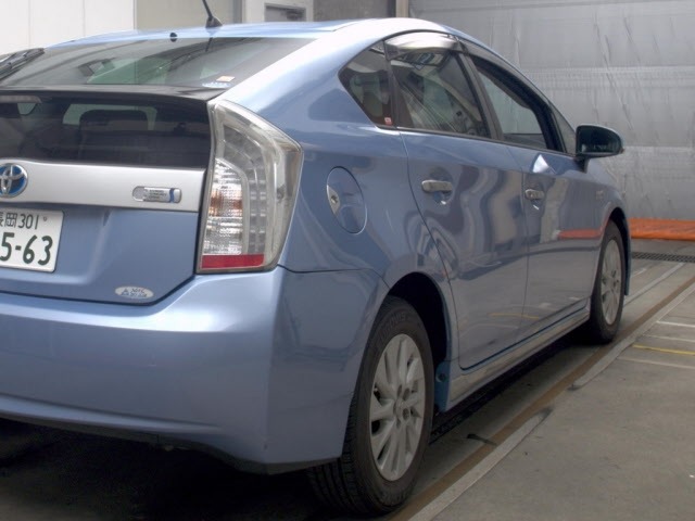 Toyota PRIUS PHV 2013 8310823-5