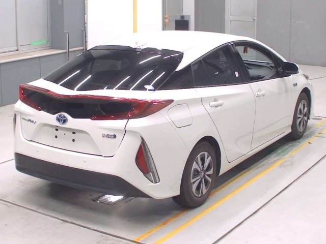 Toyota PRIUS PHV 2017 8310828-1
