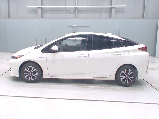 Toyota PRIUS PHV 2017 8310828-4