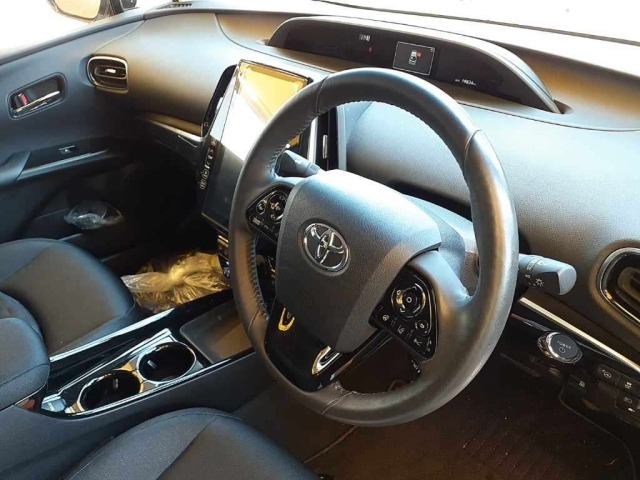 Toyota PRIUS PHV 2017 8310828-7