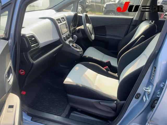 Toyota RACTIS 2013 8321846-3