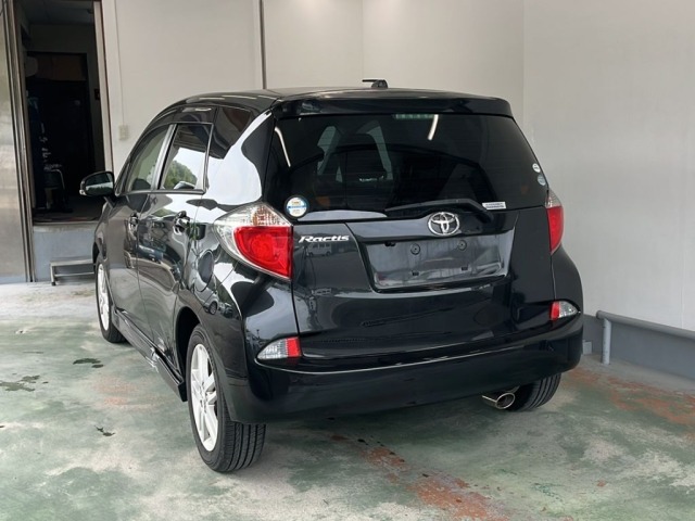 Toyota RACTIS 2011 8321847-1