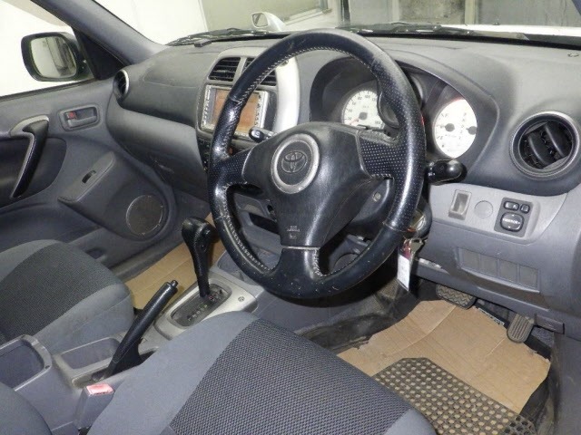 Toyota RAV4 2000 8321142-3