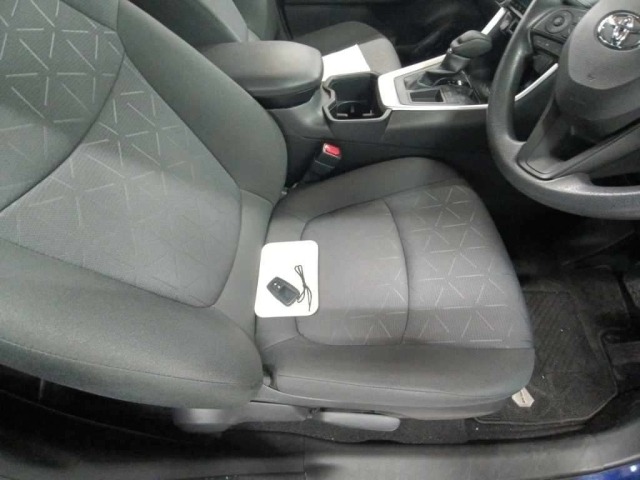 Toyota RAV4 2023 8321193-10