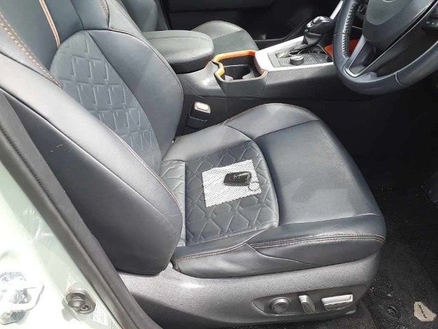 Toyota RAV4 2020 8321203-8