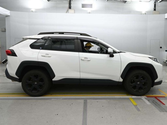 Toyota RAV4 2022 8321252-3