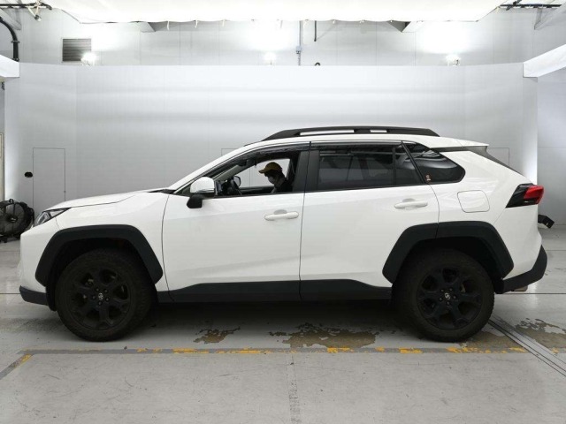 Toyota RAV4 2022 8321252-4