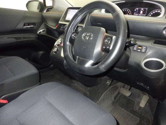 Toyota SIENTA 2015 8320550-3