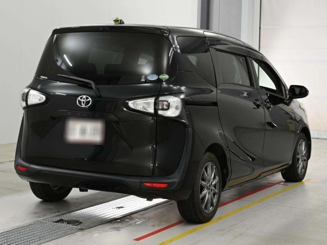 Toyota SIENTA 2017 8320566-1