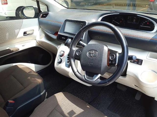 Toyota SIENTA 2015 8320580-7