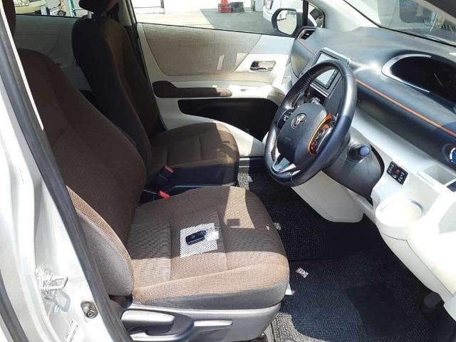 Toyota SIENTA 2015 8320580-8