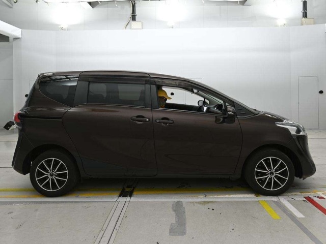 Toyota SIENTA 2019 8320595-3