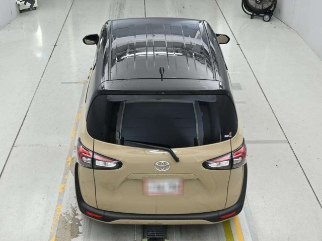 Toyota SIENTA 2022 8320596-8