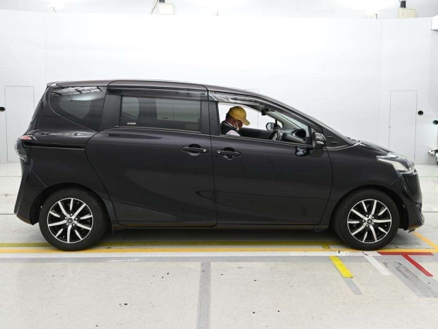 Toyota SIENTA 2017 8320597-3