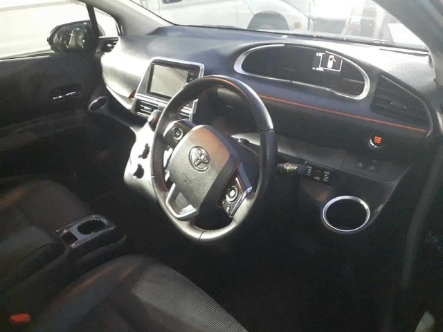 Toyota SIENTA 2017 8320597-9