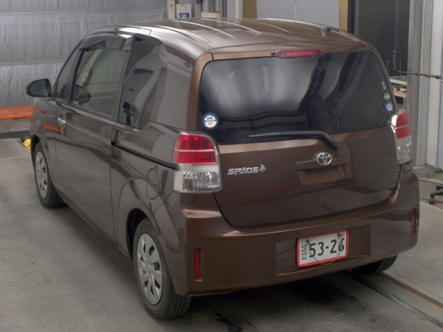 Toyota SPADE 2016 8311211-1